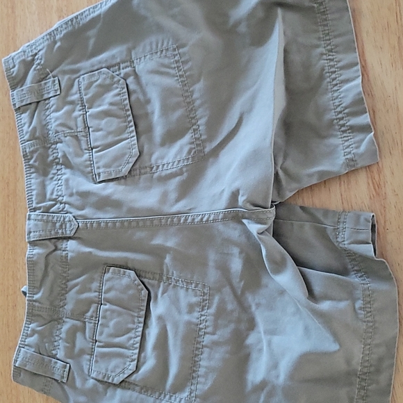 Shorts - Picture 2 of 5